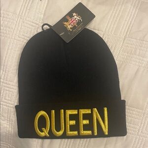 Elegant Black Beanie with Gold 'QUEEN' Embroidery (ol)